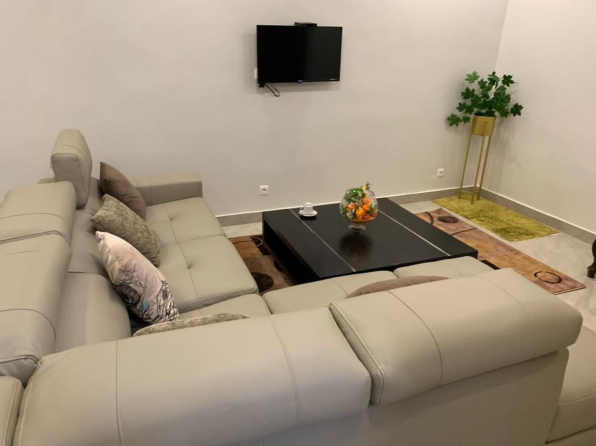Superbes Appartements Non Loin De Auchan Mermoz Dakar Exterior photo