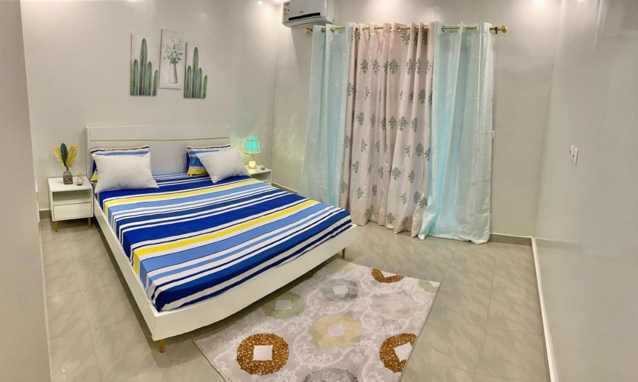 Superbes Appartements Non Loin De Auchan Mermoz Dakar Exterior photo